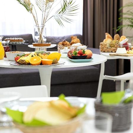 Hotel Noah Ріміні Екстер'єр фото