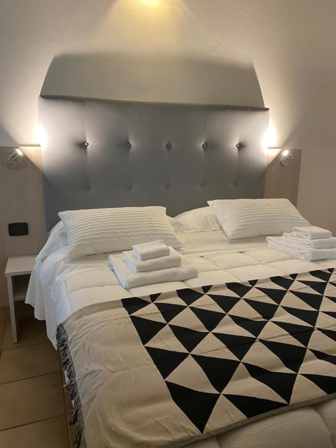 Hotel Noah Ріміні Екстер'єр фото