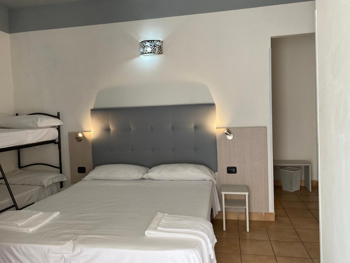 Hotel Noah Ріміні Екстер'єр фото