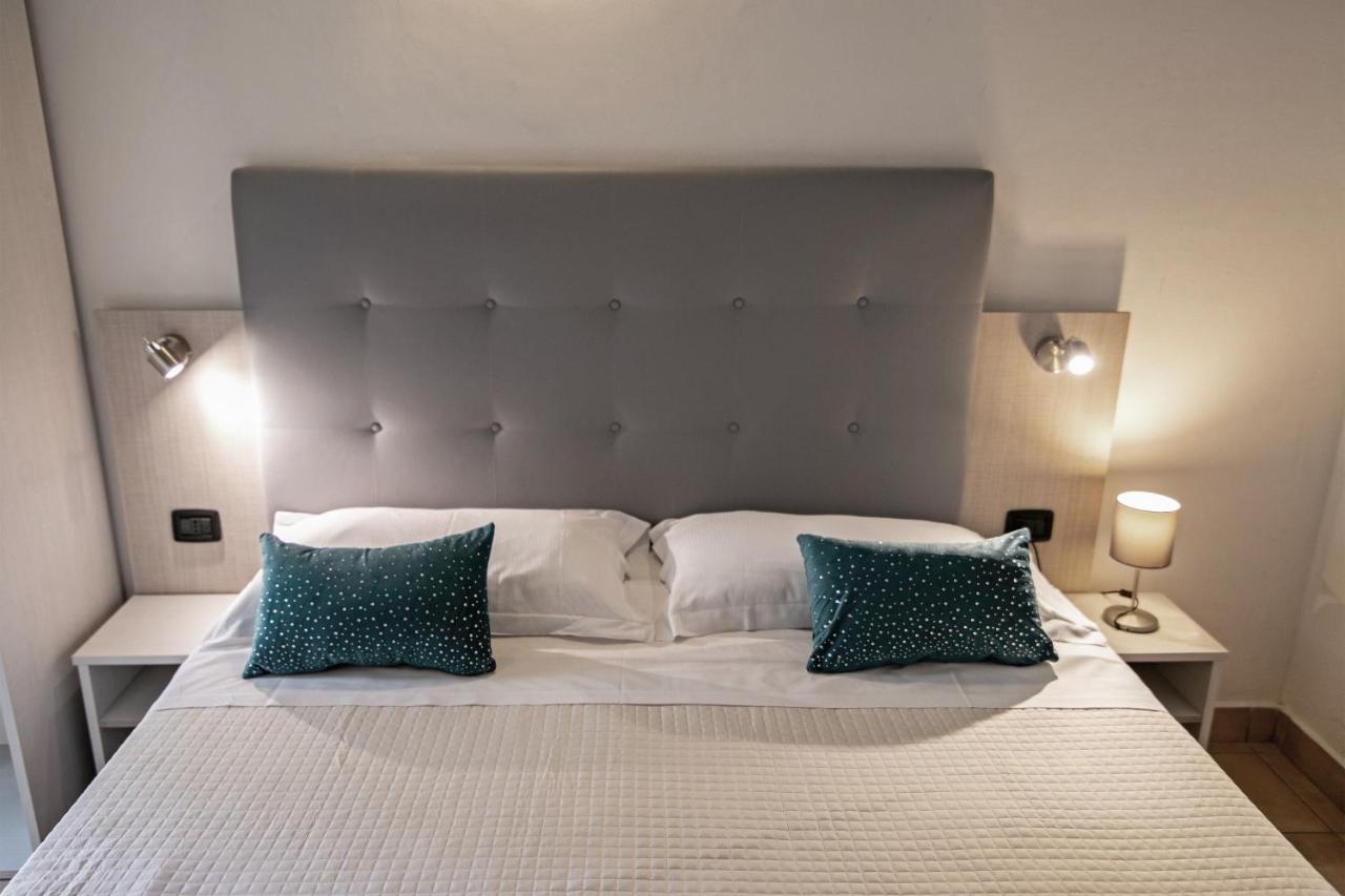 Hotel Noah Ріміні Екстер'єр фото