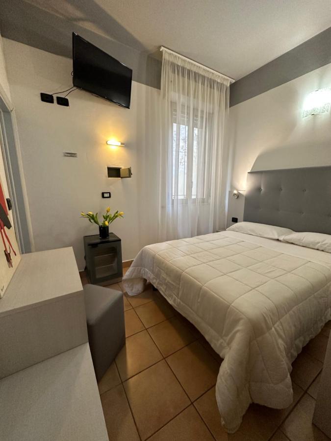 Hotel Noah Ріміні Екстер'єр фото