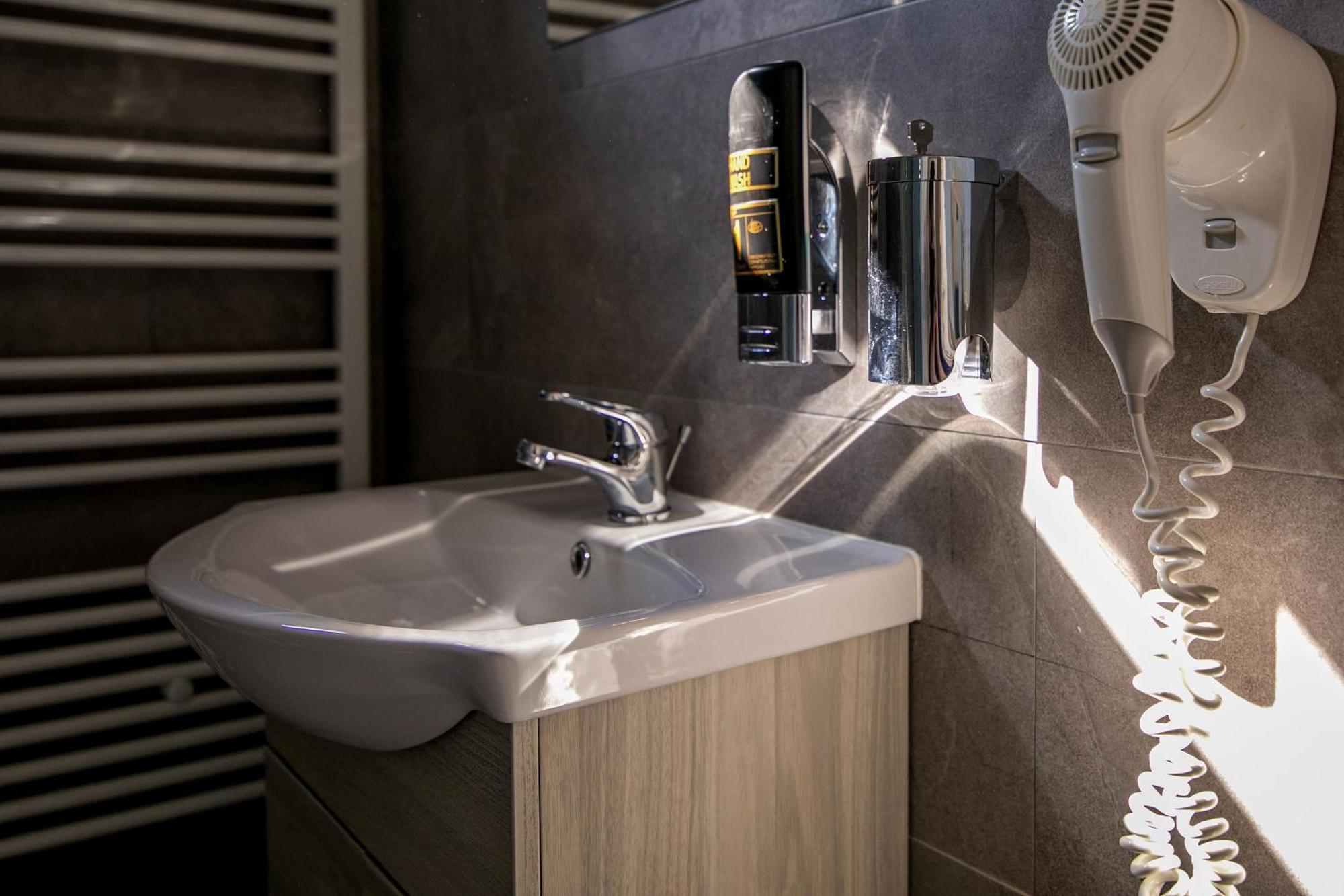 Hotel Noah Ріміні Екстер'єр фото
